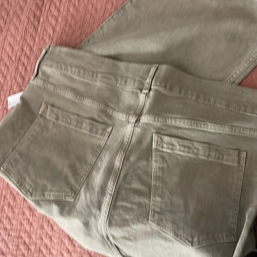 New - Picture 4 of 6